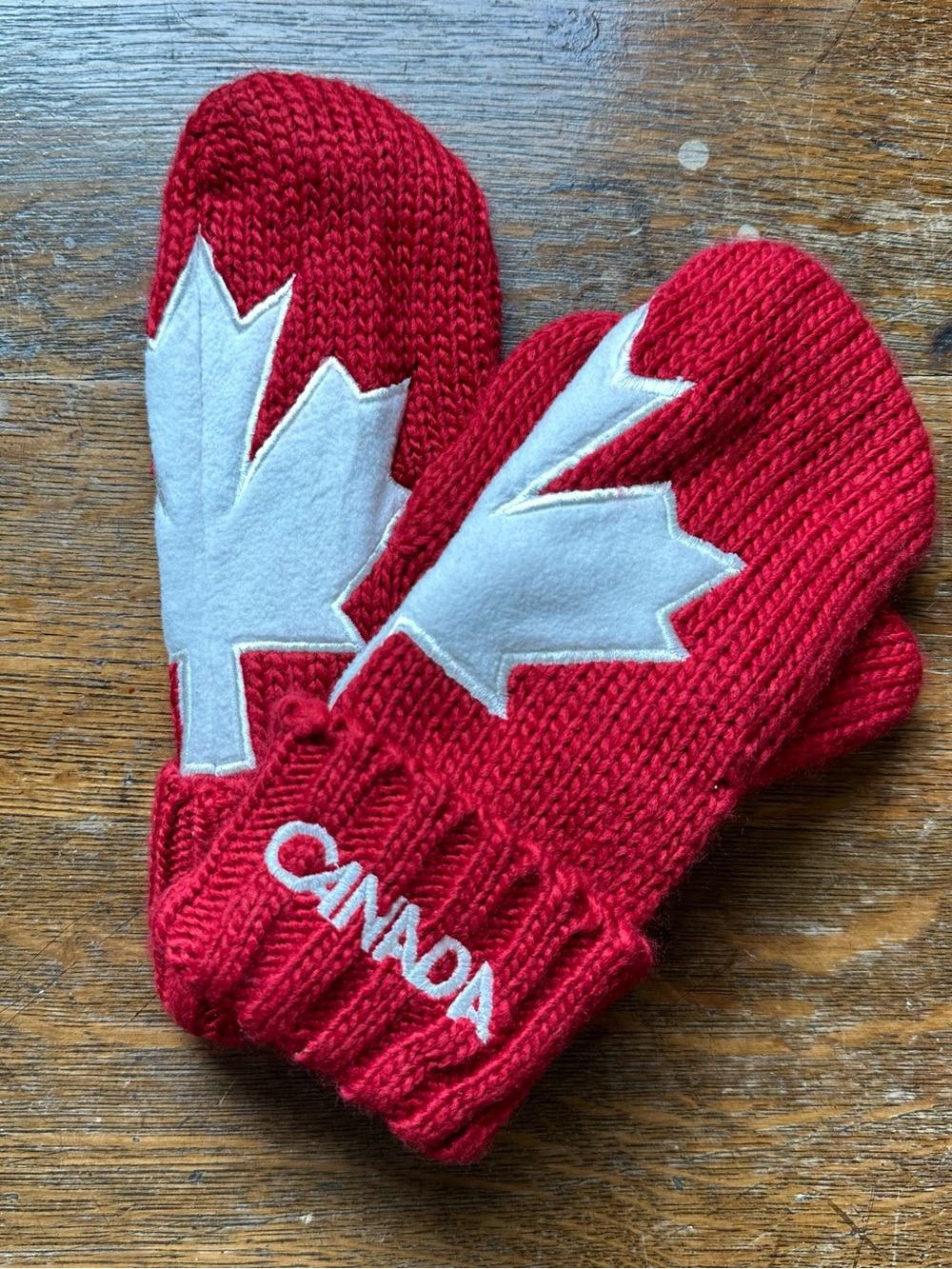 HBC Canada Olympic Red Maple Leaf Mittens NWT